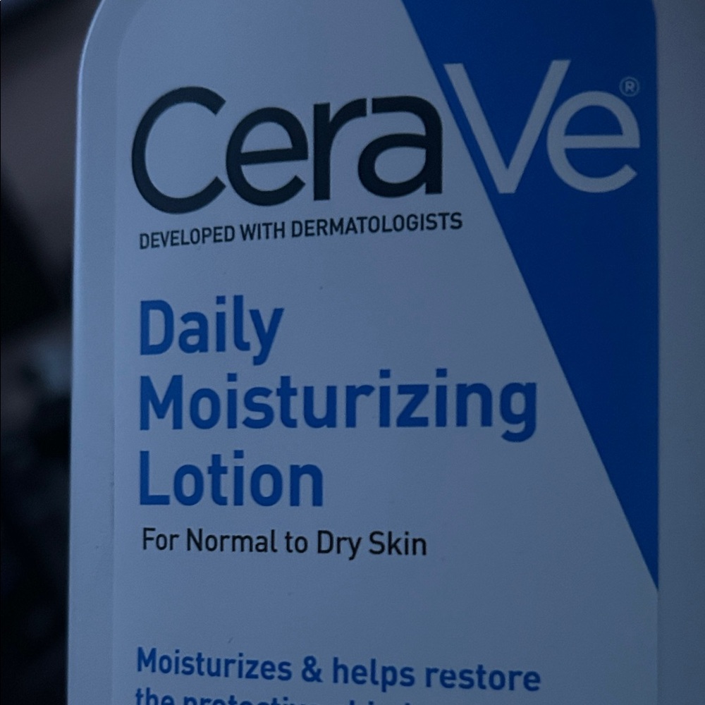 rave Daily Moisturizing Lotion - Blue and White